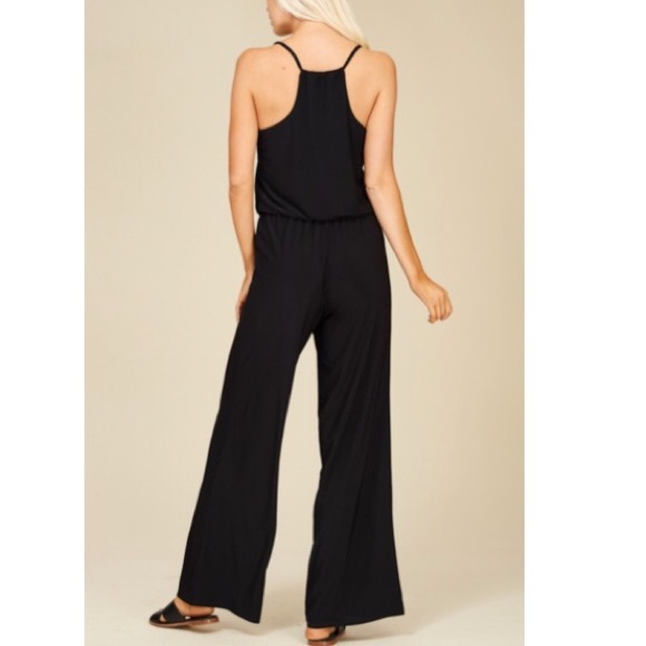 ✨LAST ONE ✨Black wide leg jumpsuit - Picture 4 of 6